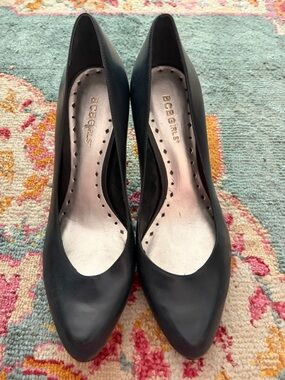 BCBGeneration Navy Blue Pointed Toe Leather Pumps